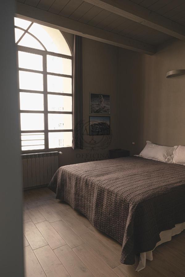 Officina - , Navigli, Bocconi, Movida, Porta Ticinese Milaan